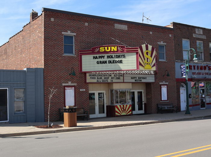 Sun Theatre - May 2021 (newer photo)